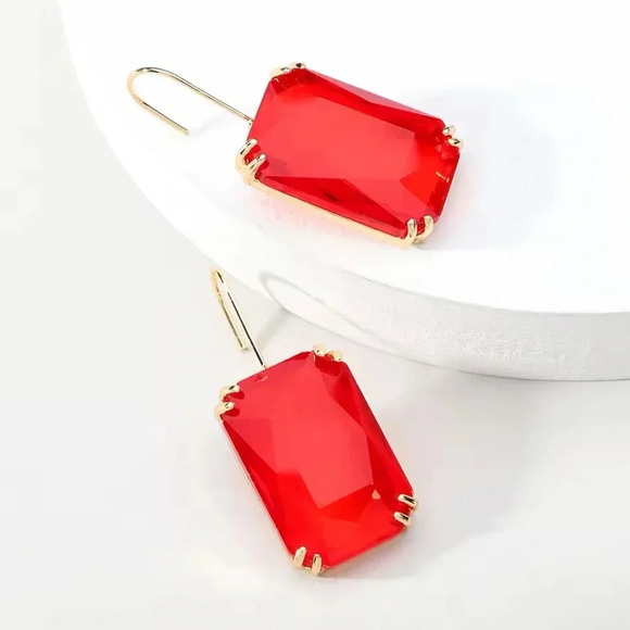 Vintage Red Crystal Earrings - Picture 4 of 10